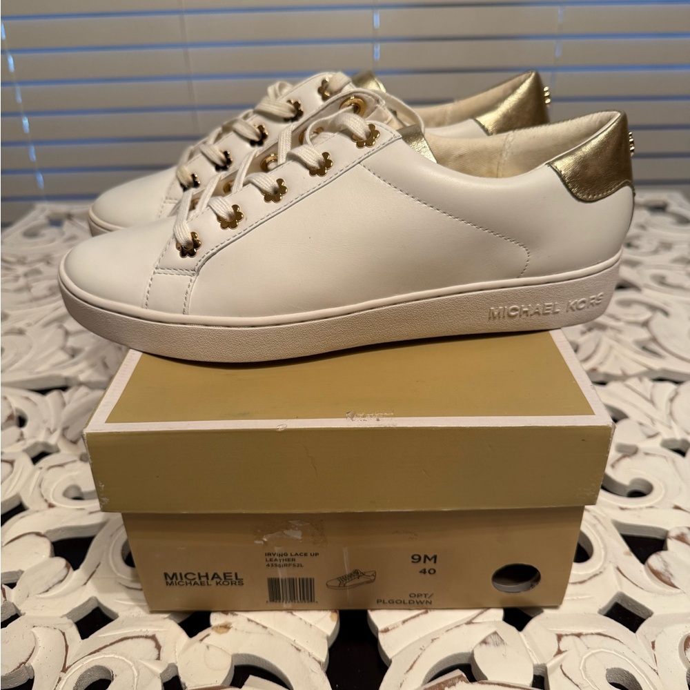 MICHAEL Michael Kors White and Gold Low-Top Sneakers Size 9 NIB